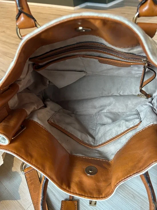 Michael Kors Cream & Brown Signature Tote with Matching Wallets and Crossbody - Picture 3 of 5